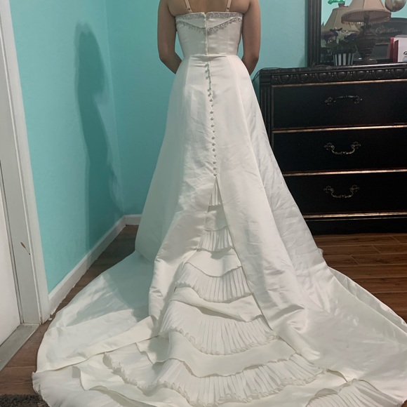 Ivory wedding dress - Picture 1 of 3
